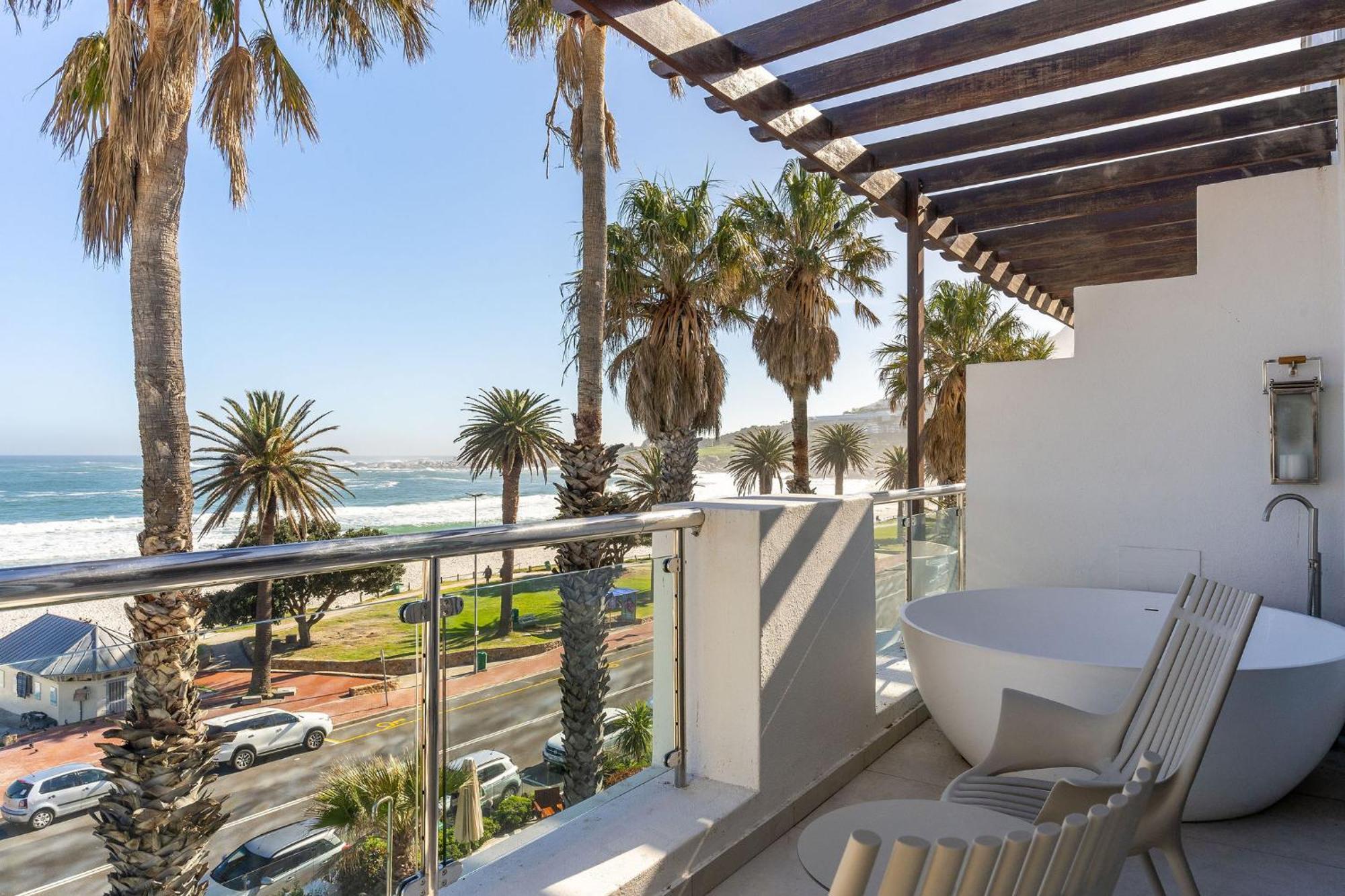 ザ ベイ ホテル ケープタウン エクステリア 写真 A balcony in Cape Town, South Africa